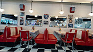 Teddy's American Diner Millenium City inside