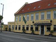 Damhuskroen outside