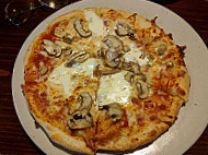 Isabella's Pizzeria food