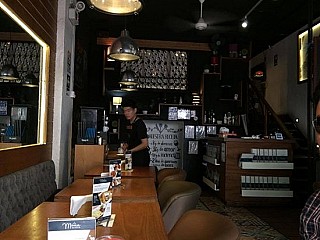 La Moma Restaurante & Cafe