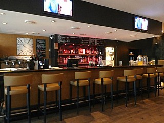 Leon Cafe Bar