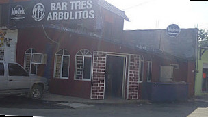 3 Arbolitos