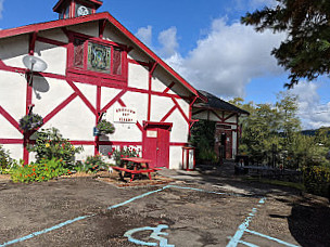 Nehalem Bay Winery