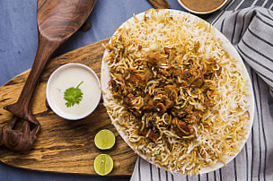 Ashna Biryani And Chap Centre