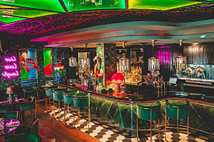 The Playwright Bar And Restaurant Marbella