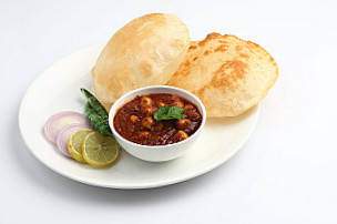 Gupta Ji Ke Chole Bhature Kulche Bhandar