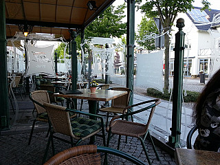 Villa Kaiser Hanne & Lutz Thrun Café Kaiser