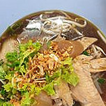 ร้านก๋วยเตี๋ยวไก่ตุ๋น สูตรแม่กิม