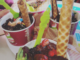 Menchie's Frozen Yogurt