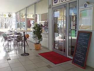 Cafe ISEO Ristorante-Gelateria-Pizzeria