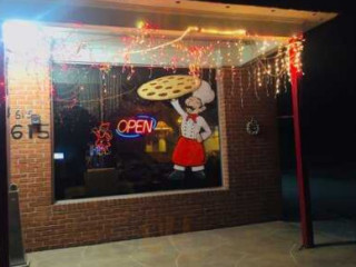 Casey's Pizza And Grill