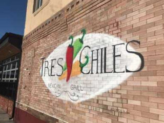 Tres Chiles Mexican Grill