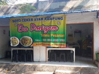 Soto Ceker Ayam Kampung Bu Poniyem