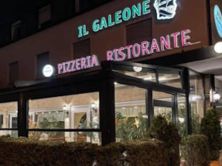Italienisches Il Galeone München Steinofenpizza, Frische Pasta