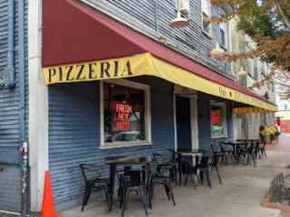 Fellini Pizzeria