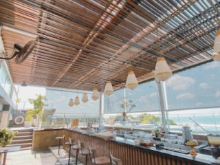 Upzscale Sky Dining And