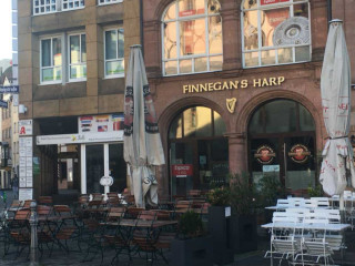 Finnegan's Harp Irish Pub