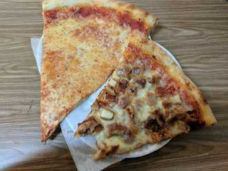 Napolitana Pizza And