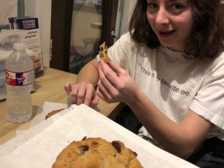 Insomnia Cookies