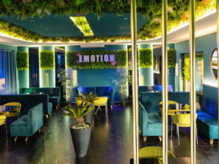 Emotion Cafe