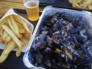 A La Peche Aux Moules