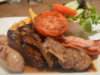 The Steak and Seafood Restaurant - Colmslie Hotel