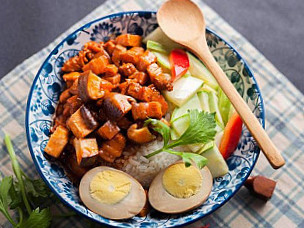 Classic Taiwan Braised Pork Rice (33 Food Station)