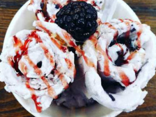 Roll In Ice Creamery