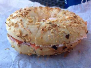 Moe's Broadway Bagel