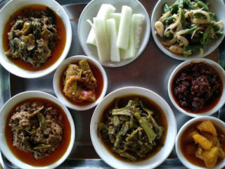 Shawe Taw Myanmar Traditional Food