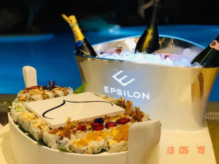 Shiroi Sushipoolbar