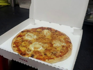 Chicken-pizza-drive