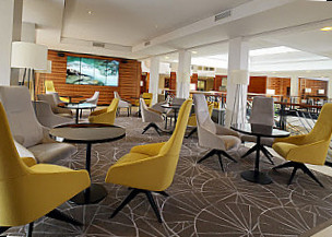 Pluesch Lounge (im Koeln Marriott