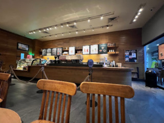 Starbucks Petron Nlex Balagtas (southbound)