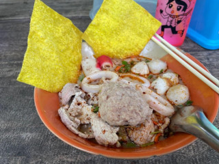 กั๊ดจัง ร้านกิ๊ฟก๋วยเตี๋ยวรสเด็ด