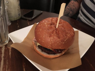 Handmade Burger Co