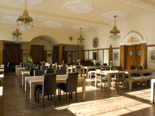 D. Restaurant-Cafe Melange
