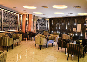 السيف مطعم و مقهى