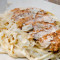 Hühnchen-Alfredo-Pasta-Mahlzeit Für Die Ganze Familie