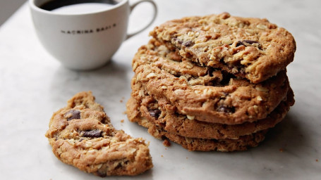 Chocolate Oat Peanut Butter Chip Cookie