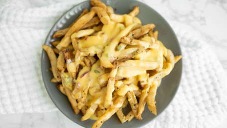 Schlampige Queso-Pommes