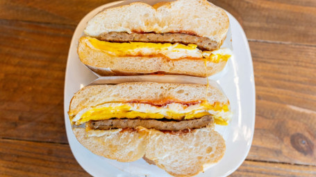 Wurst Mit Ei Und Käse-Sandwich