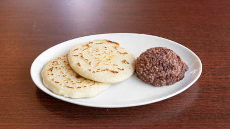 Pupusas (2) Arroz Y Frijoles O Casamiento