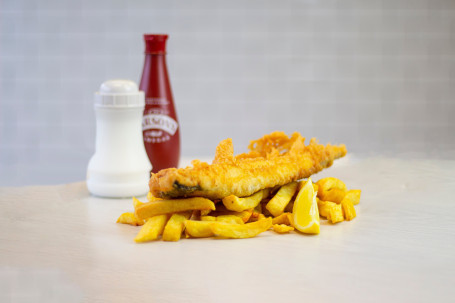 Hake Fillet, Small Chips Sauce