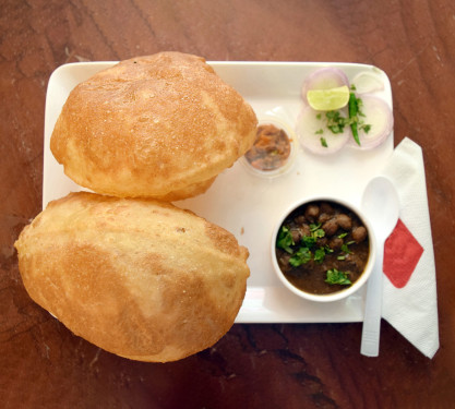 Chola Bhatura (2 Pcs) Pickle