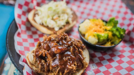 Old Fashioned Bbq Pulled Pork Sandwich