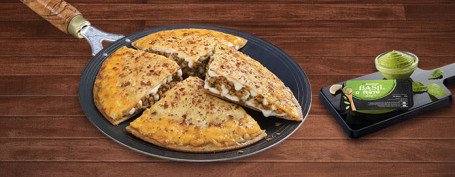 Paratha-Pizza-Kombinationen: Chk Keema Basilikumpesto