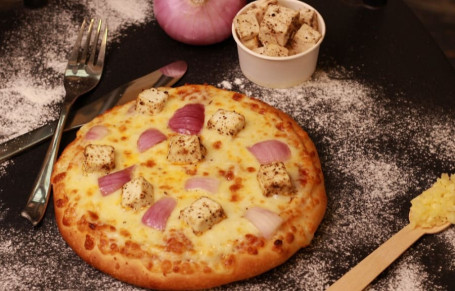 Zwiebel-Paneer-Pizza