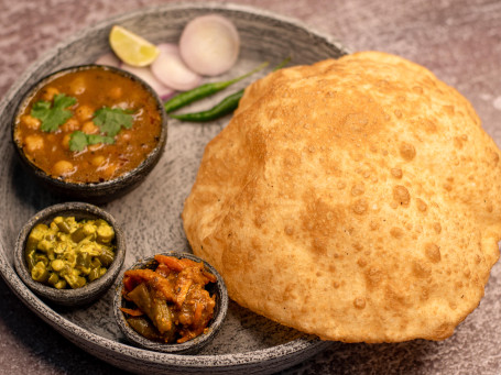 Chola Bhatura (2 Stück)