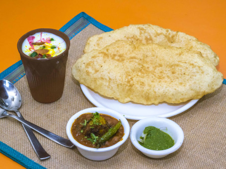 1 Chole Bhature 1 Plate With 1 Lassi